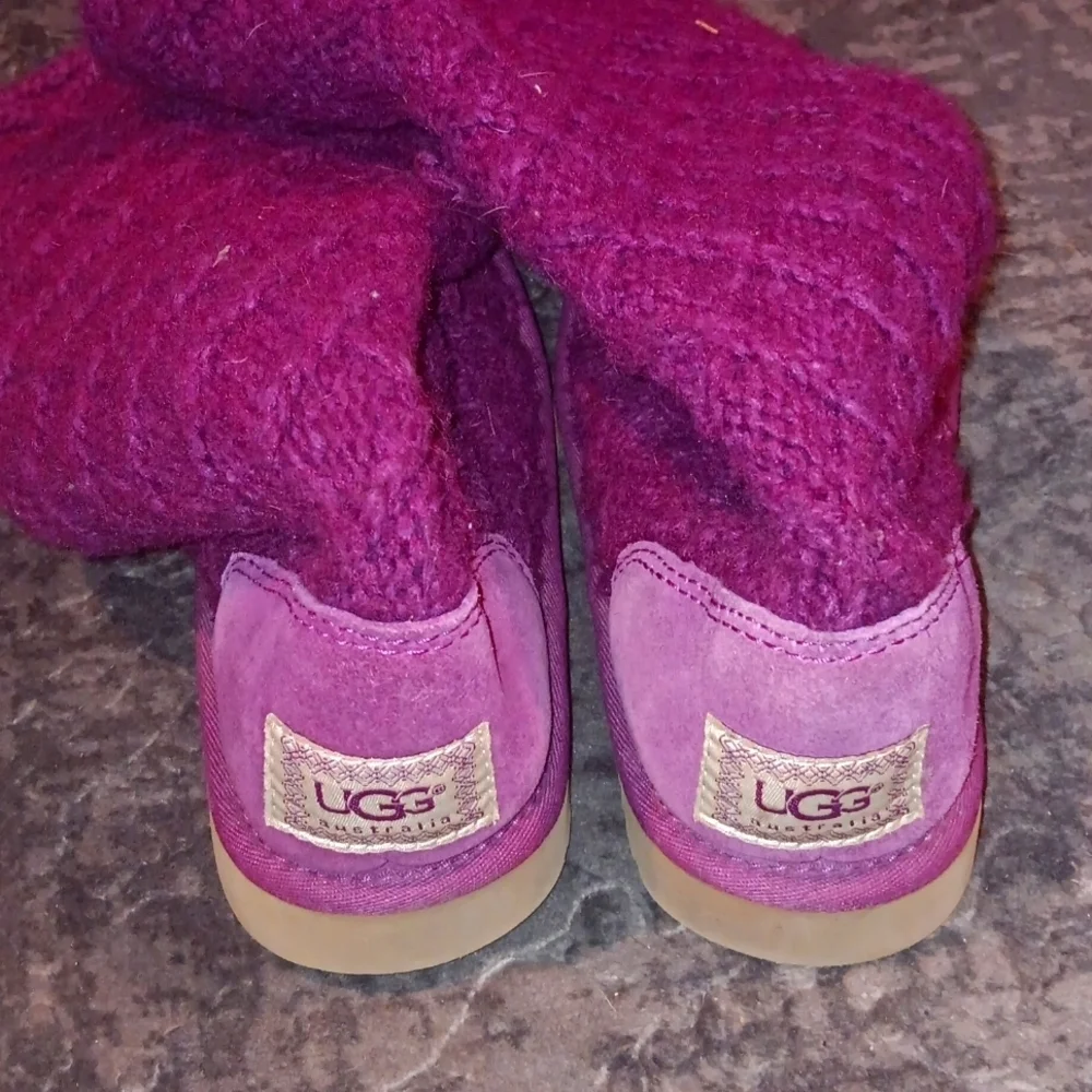 UGG Australia- Classic Cardy Women's 5 Knit Sweater Pink Woven Button Boots 5819